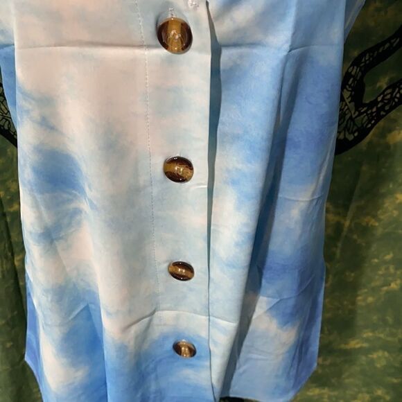 Spaghetti Strap buttoned tank top - Picture 5 of 8